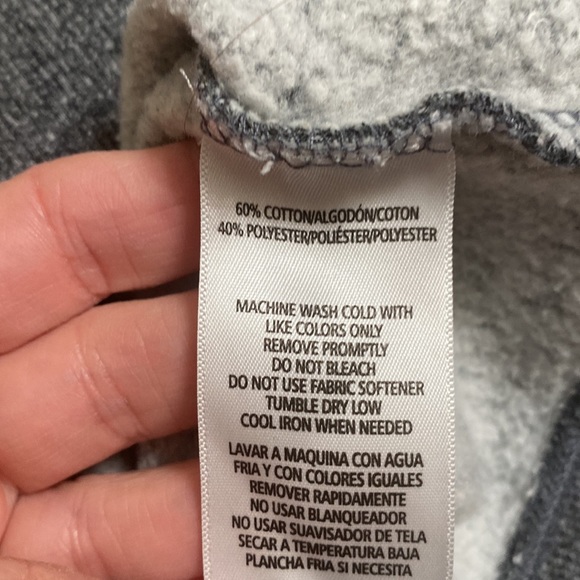 Calvin Klein Sweatshirt - Picture 6 of 6